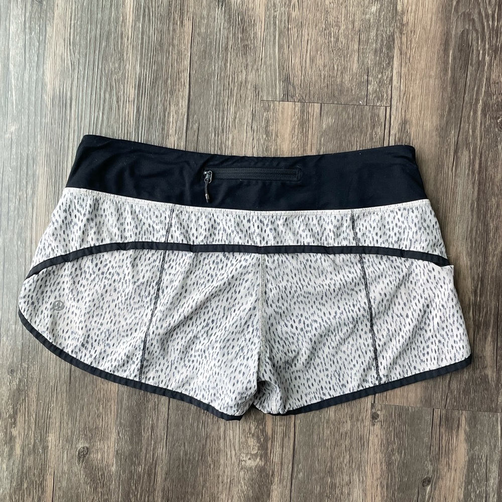 Lululemon Speed Shorts - Cheetah